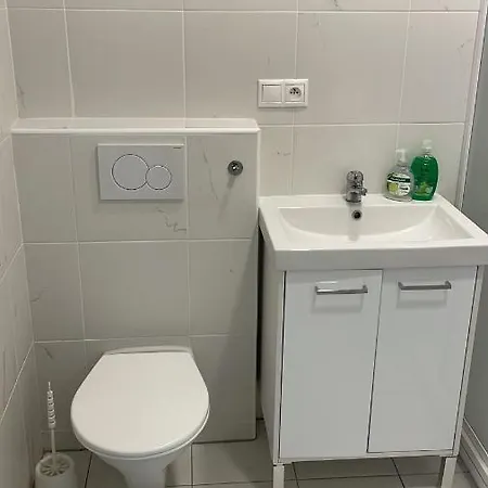 Moderny Novy S Bezplatnym Parkovanim V Objekte, Self-checking Apartament *