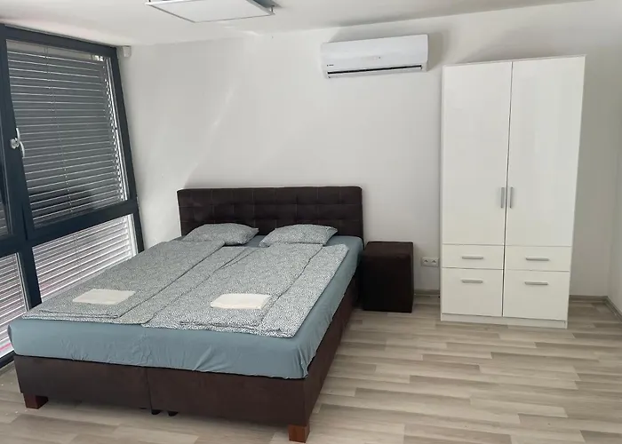 Moderny Novy S Bezplatnym Parkovanim V Objekte, Self-checking *